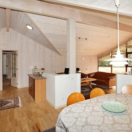 Four-bedroom Holiday In Blavand 36 * Oksbol (Syddanmark)